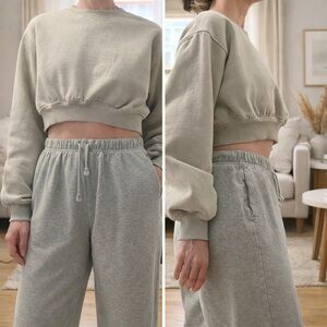 Bershka Cropped Sweatshirt Beige Neutral 15" Length Oversized Fit XS